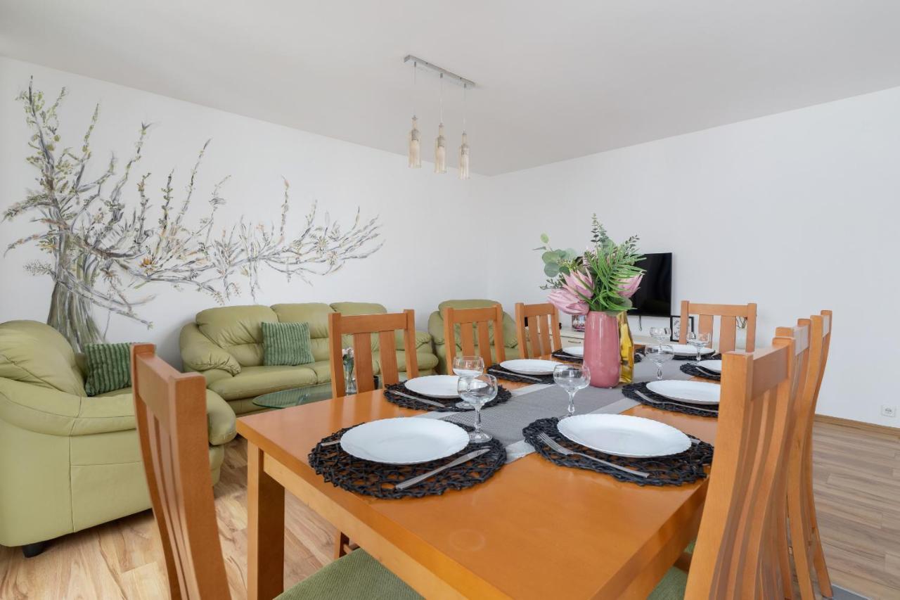 Grota Roweckiego Ruczaj Cracow By Renters Apartament *